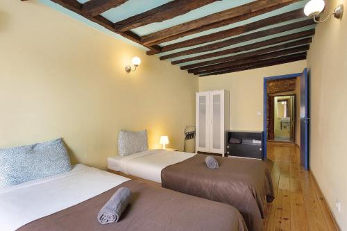 Way to Castle - Apartments Alfama - image 10