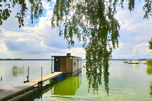 Hausboot Am See in Rieth, Deutschland