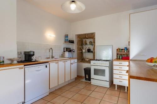 Konyha, Typical House Completely Renovated in Saint-Alban-d'Ay