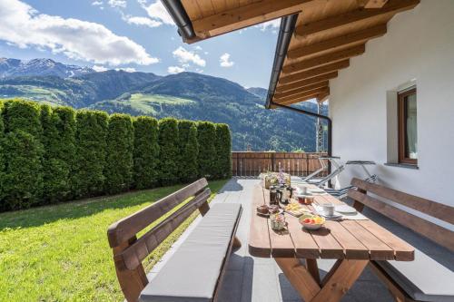 Viesnīcas āriene, Pfandlerhof Ferienwohnung Rot in San Martino In Passiria