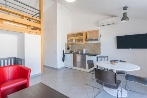 外觀, Vaste appart de 50 m2 climatisé -n5 (Vaste appart de 50 m2 climatise -n5) in 沙勒瓦勒