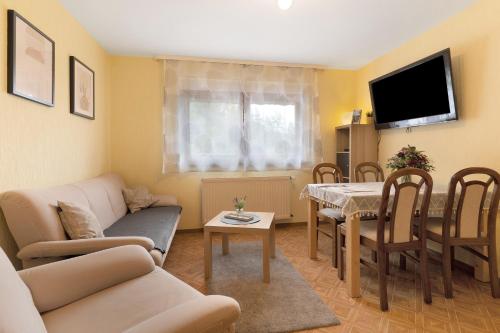 2 bedrooms, 2 beds