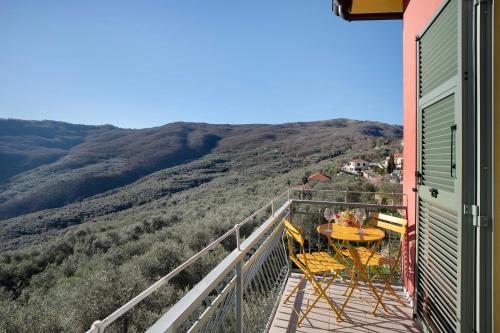 Viesnīcas āriene, Agriturismo Il nido tra gli ulivi in Lucinasco