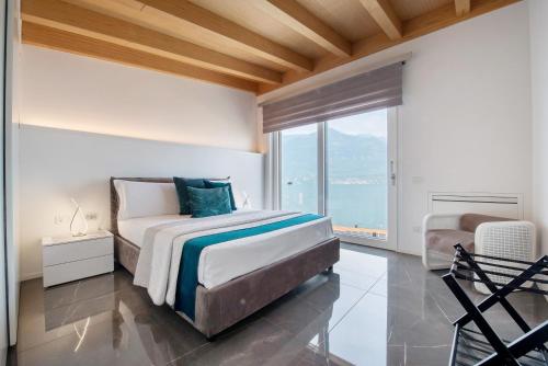 Luxury Lakefront Penthouse