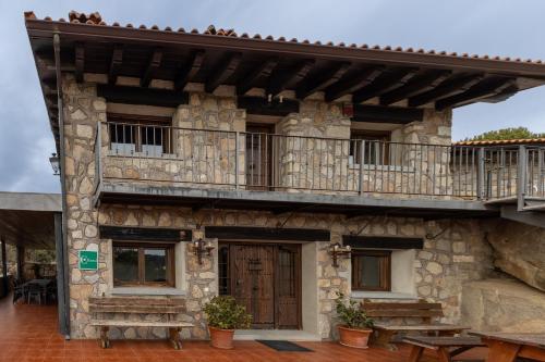 3 bedrooms, 6 beds