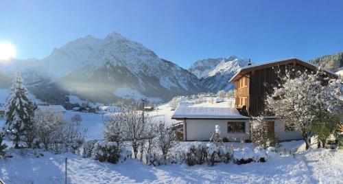 

Ahorn Chalet Mittelberg