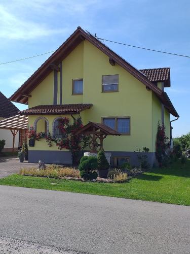 Viesnīcas āriene, Ferienwohnung 'am Bienwald' in Freckenfeld