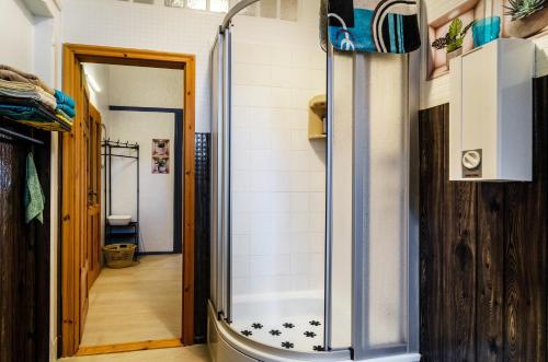 Bathroom, Gastezimmer fur 3 Personen in Bockenem