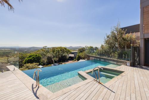 Vista, Beach View At One Mile 8, 26 One Mile Close - Views, Infinity complex pool & Wi-Fi in Praia One Mile