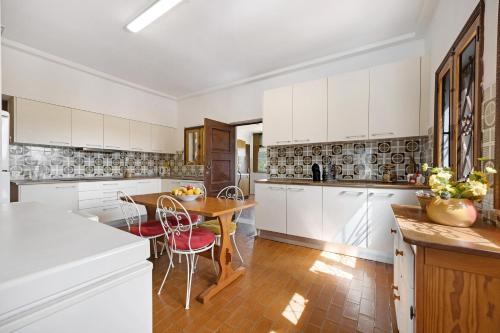 virtuve, Vila Portimão T5 com Piscina (Vila Portimao T5 com Piscina) in Porto De Lagos