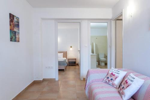 Blue Xenia Villas Paros - image 4