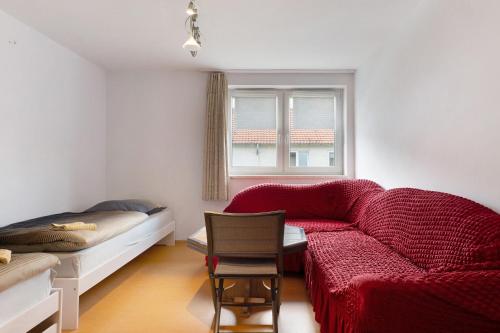 2 bedrooms, 4 beds