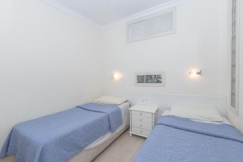 Sunny one bedroom apartment - image 3