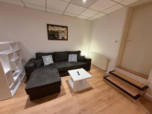 Viesnīcas āriene, Ferien- und Handwerkerwohnung in Romhild
