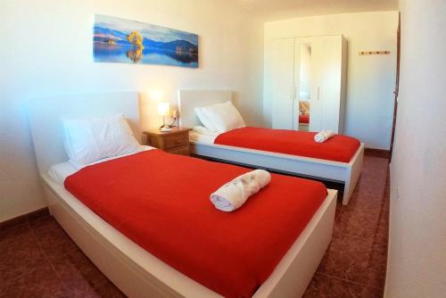 Stunning Sea View 2-bedroom Near - image 5