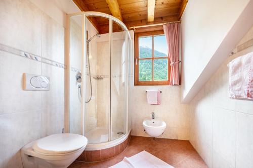 Mitterbruggehof Apt Berganemone - Tap to explore photos