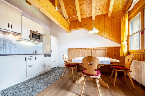  Mitterbruggehof Apt Berganemone in Antholz Mittertal