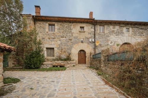 A szálláshely kívülről, La Casa Del Diezmo De La Montaña (La Casa Del Diezmo De La Montana) in Camasobres