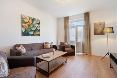 2 bedrooms, 3 beds