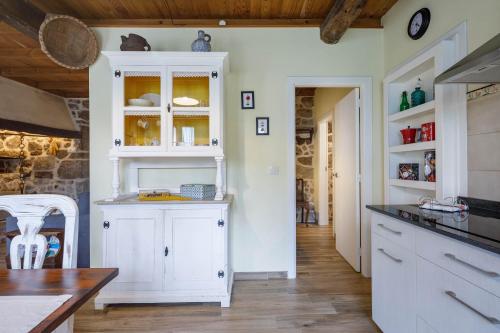 Kitchen, C Vilamide in As Laxas