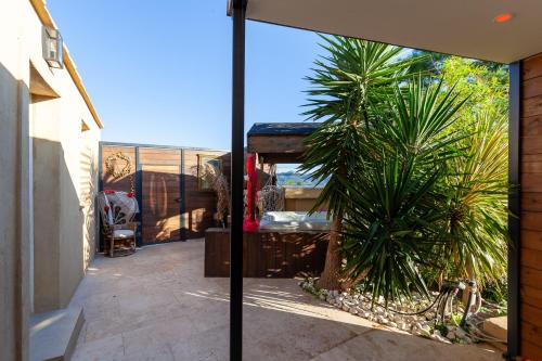 Exterior view, Le Cocon Marseillais in Mourets