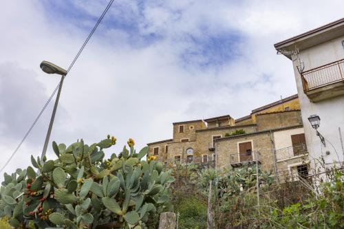 Karasicilia Paese Albergo gîte à louer Motta d'Affermo
