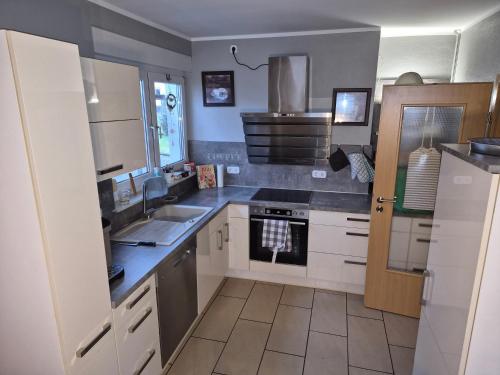 Schöne 3-Zimmer-Wohnung mit Balkon in Holenberg, Deutschland