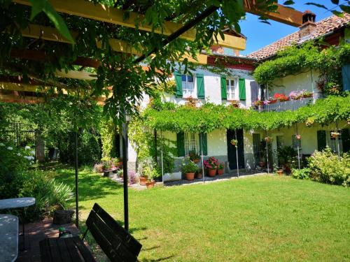 Exterior view, Cascina Risotto in Montaldo Bormida