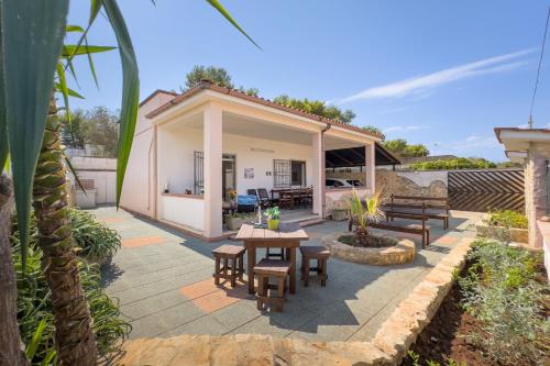 White Sand Private Villa, Torre Squillace