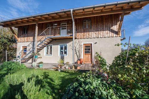 Viesnīcas āriene, Ferienwohnung Bei der Töpferei (Ferienwohnung Bei der Topferei) in Pittenhart