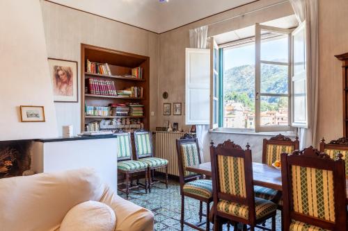 Marble House - Carrara