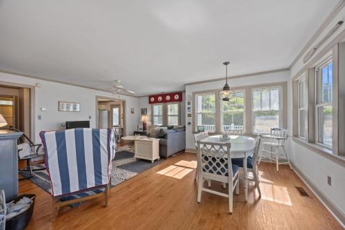 Whispering Oaks in Harkers Island (NC)