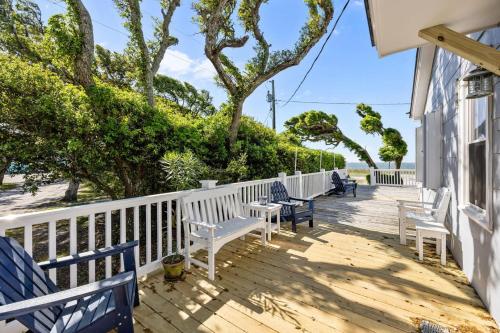 Whispering Oaks in Harkers Island (NC)