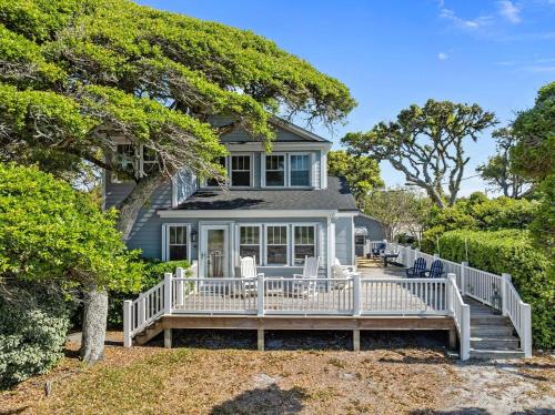 Whispering Oaks in Harkers Island (NC)