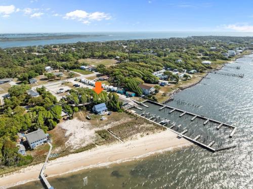 Whispering Oaks in Harkers Island (NC)