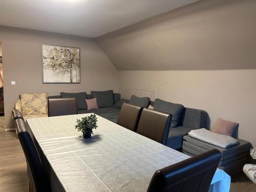 Viesnīcas āriene, Wohnung mit Fernblick in Jubek
