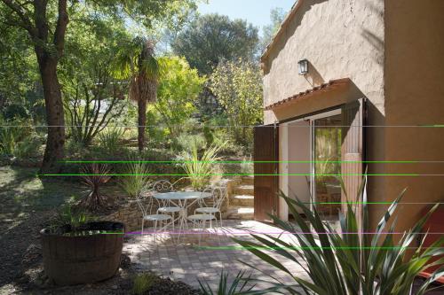Gîte Au Dolmen Provençal gîte à louer Gérard