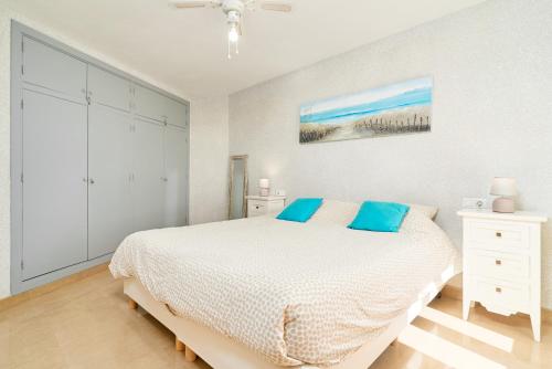 Frontal Apartment - image 3
