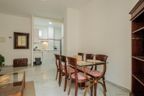 Sierpes Central Apartment - image 4