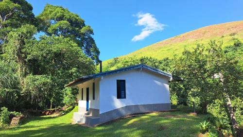 Chalé Parada Santa Fé na Fazenda São Leandro (Chale Parada Santa Fe na Fazenda Sao Leandro) in Rio Das Flores