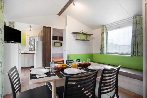 Exterior view, Bungalow T3 i i i - 15 Min Nazare in Pataias