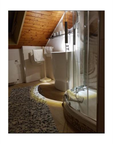 Two-Bedroom Deluxe Apartment with Garden View