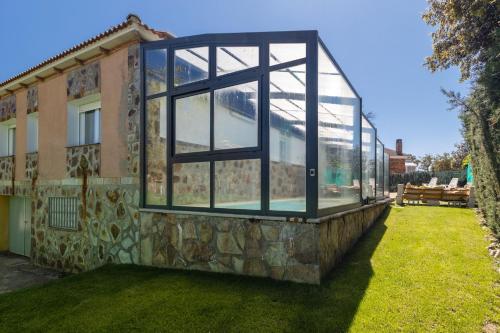 Exterior view, La Casa De Trasto in Villacastin