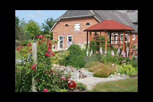 Viesnīcas āriene, Ferienhaus Nanny Und Helene in Uphusum