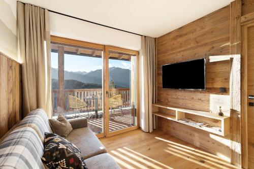 2 bedrooms, 4 beds