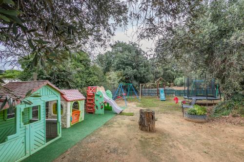 A szálláshely kívülről, La Caseta in Santa Eulalia De Ronsaná