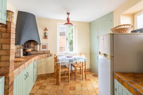 Viesnīcas āriene, Maison avec vue sur les Alpilles in Les Angles (Languedoc-Roussillon)