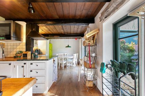 Kitchen, Haus Reetgluck in Eggstedt