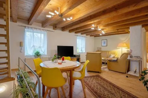 Ferienhaus Störzel - Wohnung B in Hundheim, Deutschland