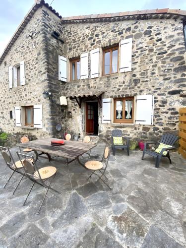 Viesnīcas āriene, Gite La Ferme de Mon Grand-Père (Gite La Ferme de Mon Grand-Pere) in Villeneuve-de-Berg